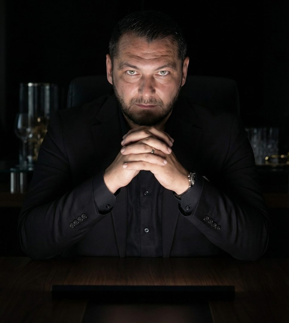 Bogdan Steriopol – „Autoritatea este un vehicul al încrederii: Când cineva consideră că știi mai mult decât el, va fi mult mai predispus să te urmeze!”